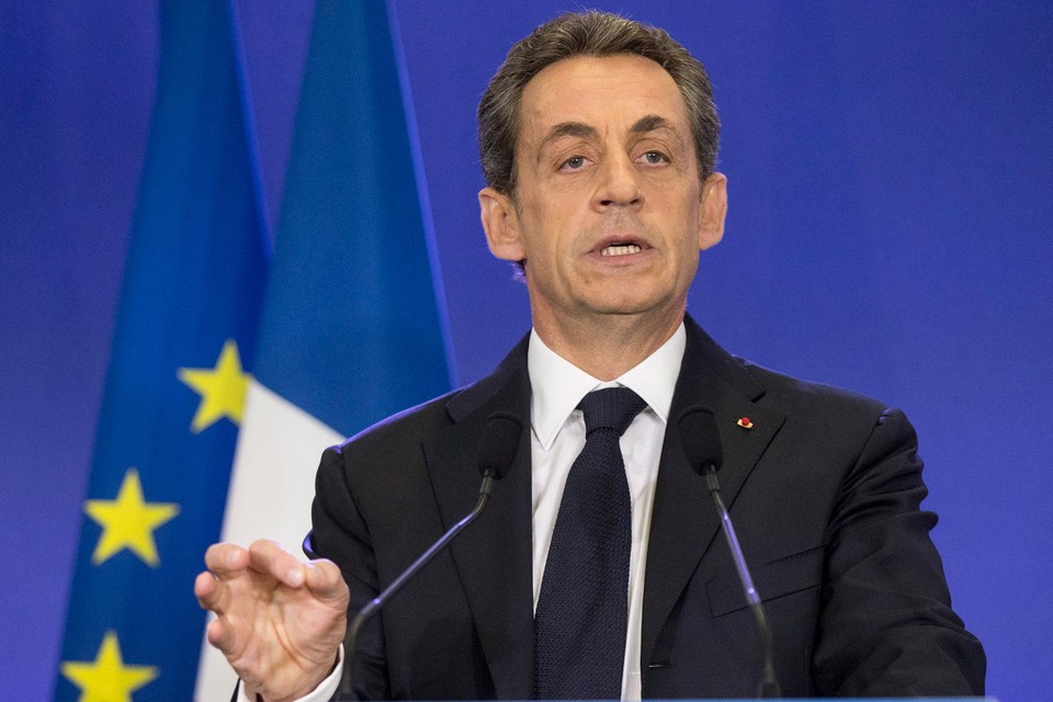 MAANDAG. De UMP van voormalige president Nicolas Sarkozy en de partijen die ermee verbonden zijn, werden de grote winnaars in de regionale verkiezingen in Frankrijk. Ook het extreemrechtse Front National doet het goed. De socialistische partij van huidig president François Hollande moet zware verliezen incasseren.