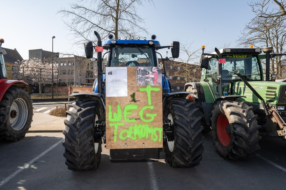 Boeren op een vorig protest tegen het stikstofakkoord in Torhout op 8 maart. 