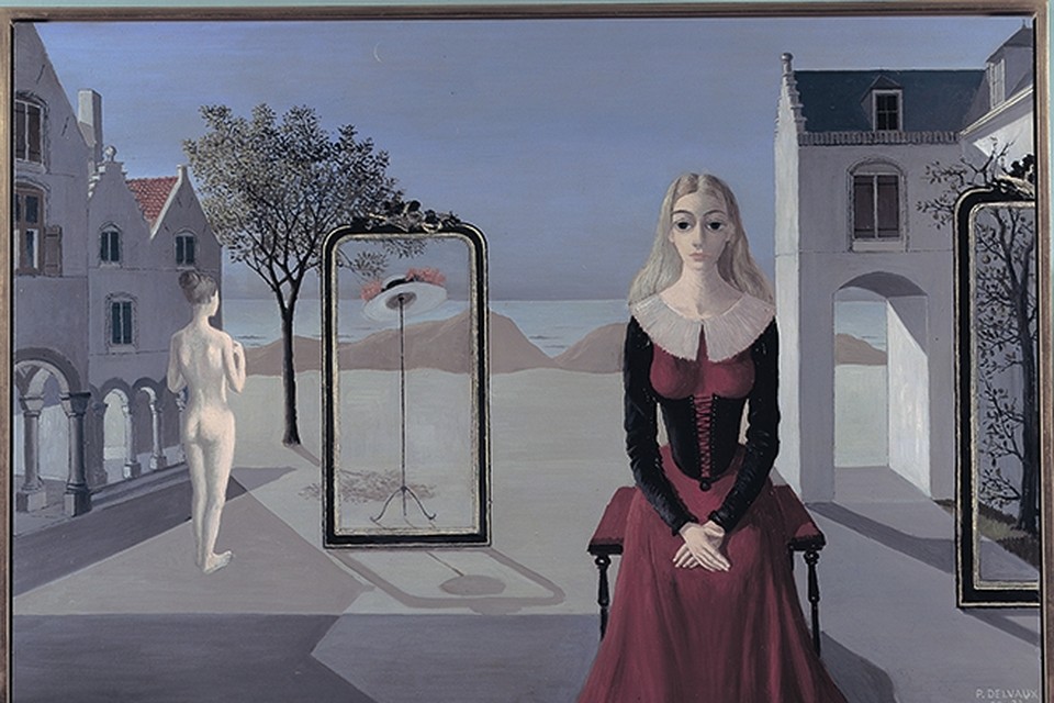 Delvaux wordt wel eens een surrealistische schilder genoemd. 