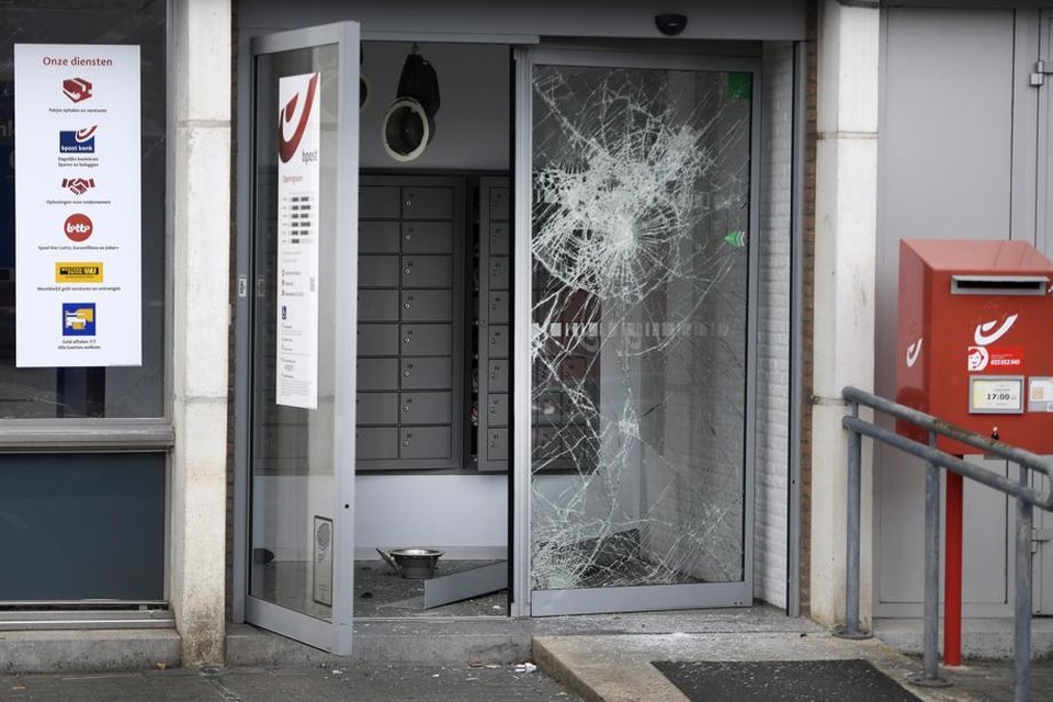 In Lommel werd een bankautomaat opgeblazen.