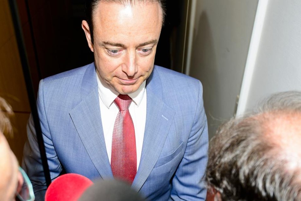 De Wever voor aanvang van het N-VA partijbureau dinsdag