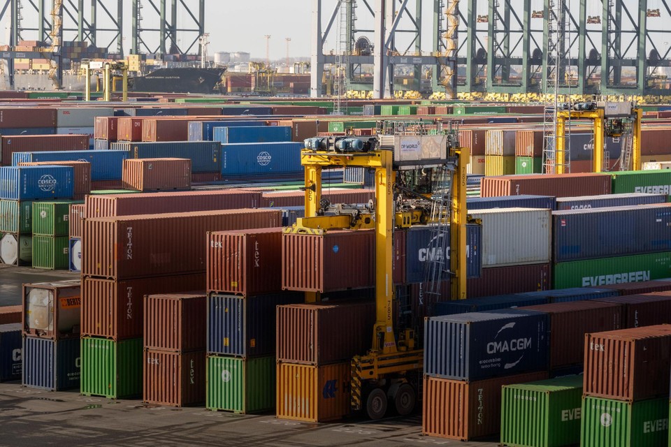 Grenspost van douane overvallen in Waaslandhaven: havenarbeiders vastgebonden en bedreigd met messen