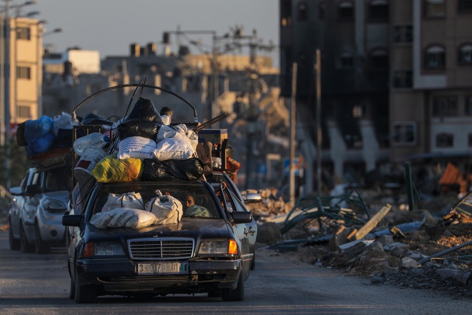 Mensen vluchten weg uit Rafah na een door Israël uitgevaardigd evacuatiebevel.