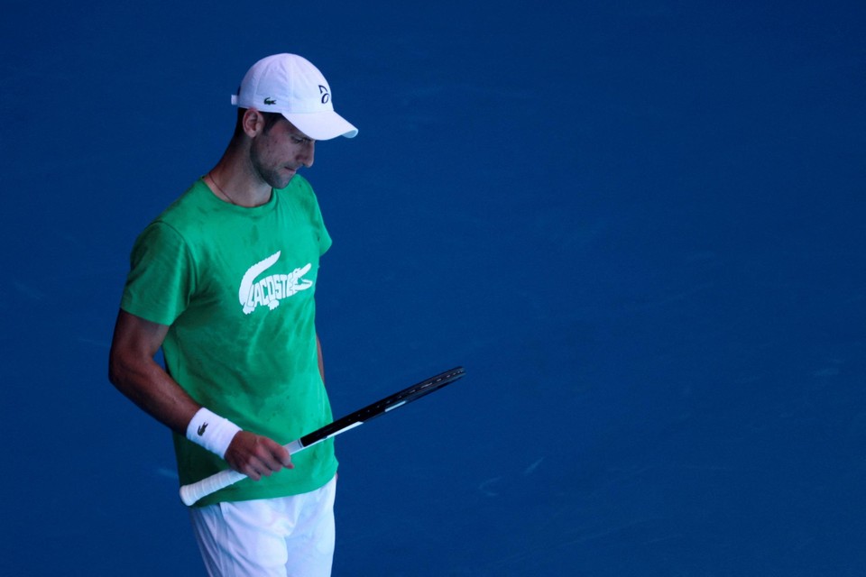 Novak Djokovic bij een training in Melbourne op 13 januari. 