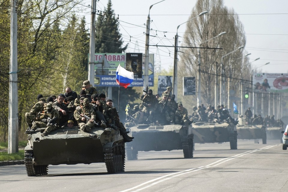 Ook militaire voertuigen met Russisch vlag zijn in de omgeving van Kramatorsk gesignaleerd. 