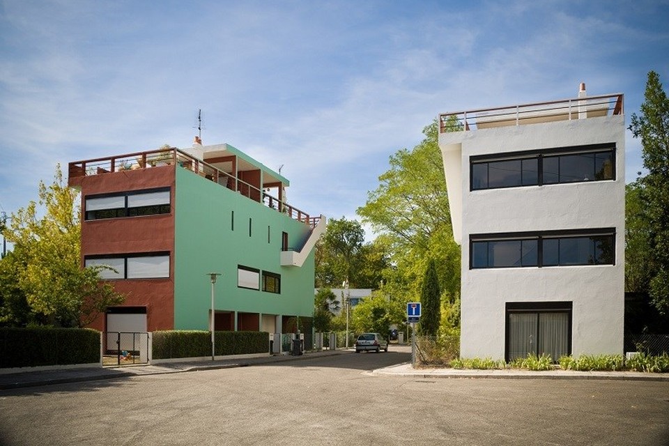 Een deel van het werk van de Franse architect Le Corbusier, dat bewaard is gebleven, is nu beschermd. Het gaat over in totaal 17 sites in Frankrijk, België, Argentinië, Duitsland, India, Japan en Zwitserland.