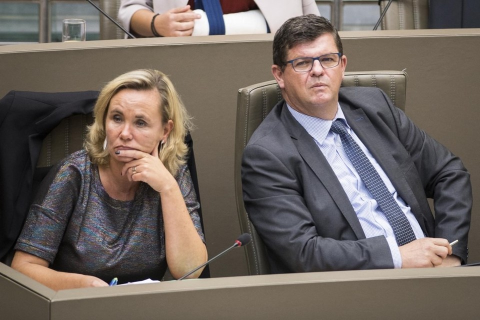 Liesbeth Homans en Bart Tommelein: de zoektocht naar een gouverneur werd ‘een farce’ 