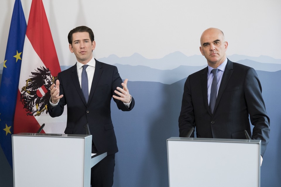 De Oostenrijkse kanselier Kurz is al langer tegen het pact. Zwitserland, hier ziet u president Berset, twijfelt nu ook. ap
