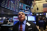 thumbnail: Ook op Wall Street ging de beurs meteen na het luiden van de openingsbel diep in de min.