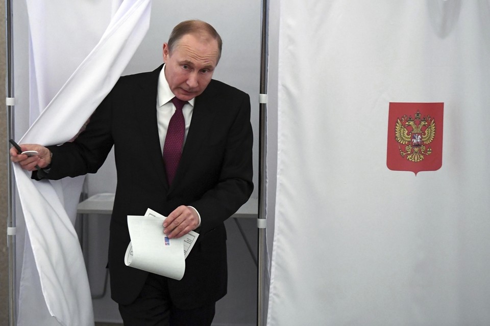 Vladimir Poetin ging vanochtend in Moskou stemmen. 