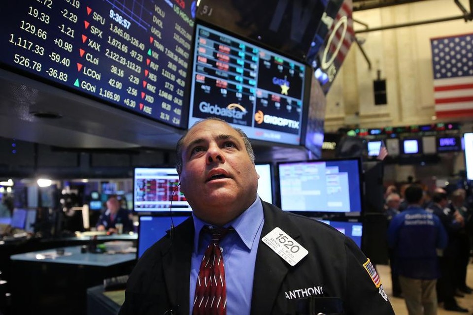 Ook op Wall Street ging de beurs meteen na het luiden van de openingsbel diep in de min.