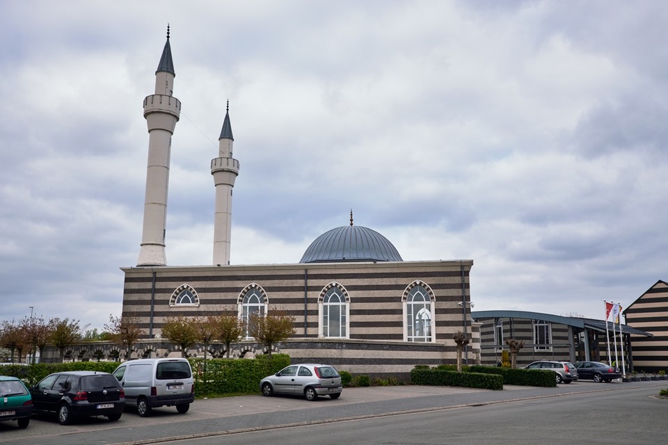 De Fatih-moskee in Beringen. Homans trokt de erkenning van de moskee in 