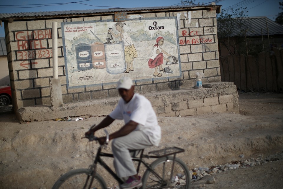 Een campagneposter van Oxfam in Haïti 