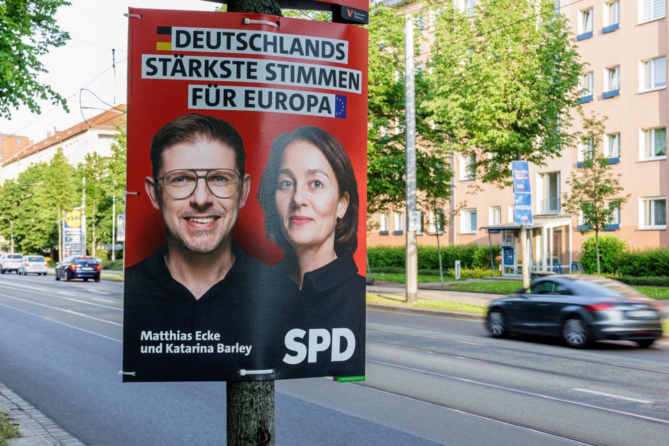 Matthias Ecke wurde beim Anbringen von Wahlplakaten auf offener Straße angegriffen.